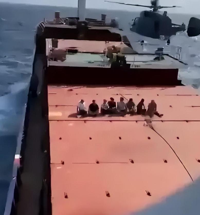 俄羅斯向美軍艦開火，事件背景與SEO解讀，俄羅斯對美軍艦開火事件背景解析與SEO視角解讀