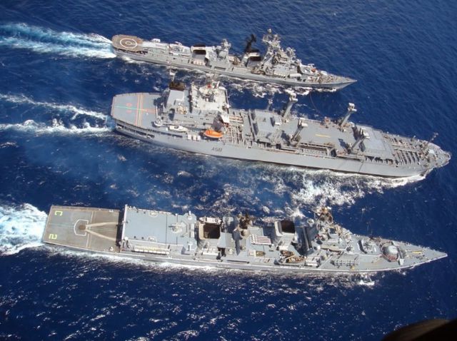 中國第三艘航空母艦下水，揭示強(qiáng)大國防新里程碑，中國第三艘航空母艦下水，國防實(shí)力再上新臺階