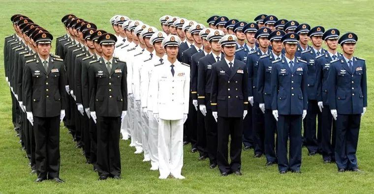 解放軍最新夾克作業(yè)服，設(shè)計(jì)特點(diǎn)與優(yōu)勢(shì)分析，解放軍最新夾克作業(yè)服設(shè)計(jì)特點(diǎn)與優(yōu)勢(shì)解析