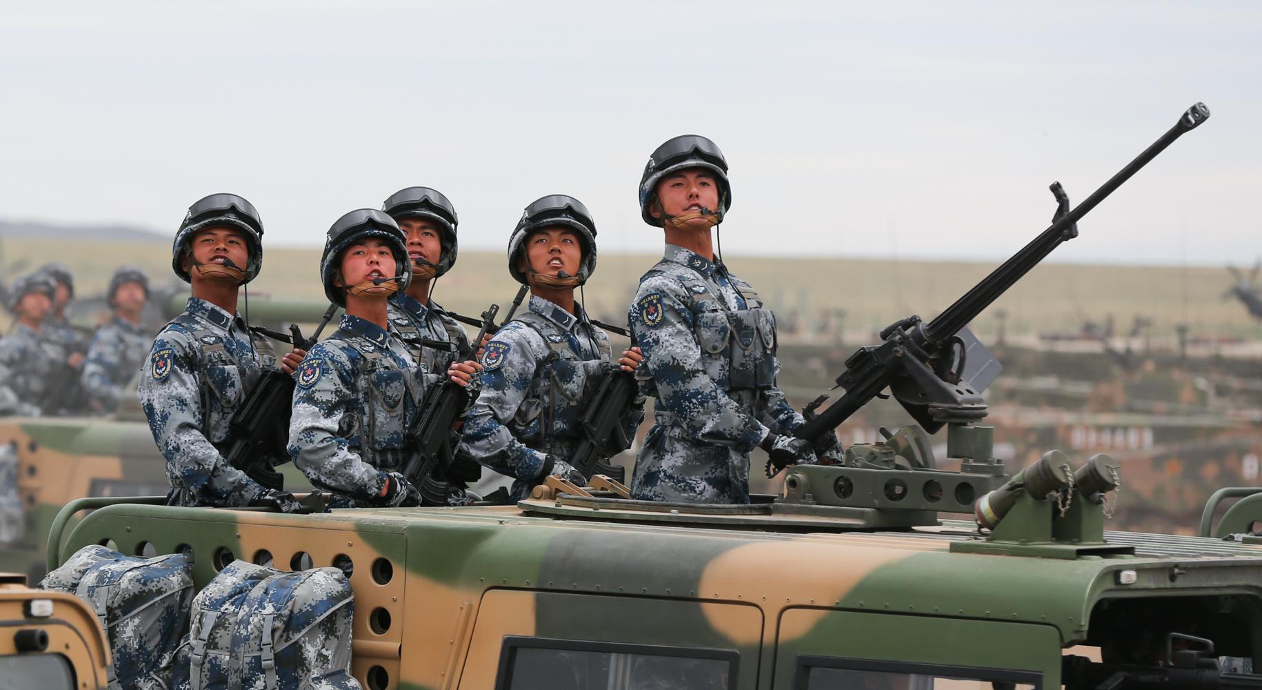 建軍90年閱兵完整版，回顧歷史，展望未來，建軍90年閱兵回顧，歷史印記與未來展望
