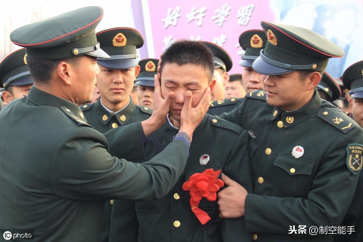 空軍義務兵在軍隊中的職責與角色，探尋空軍義務兵的主要任務，空軍義務兵職責與角色探究，主要任務解析