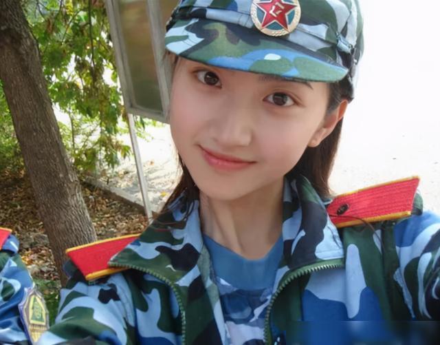 軍事直播間董嘉耀，一位軍事領(lǐng)域的佼佼者，董嘉耀，軍事領(lǐng)域的翹楚，深度解析軍事直播間
