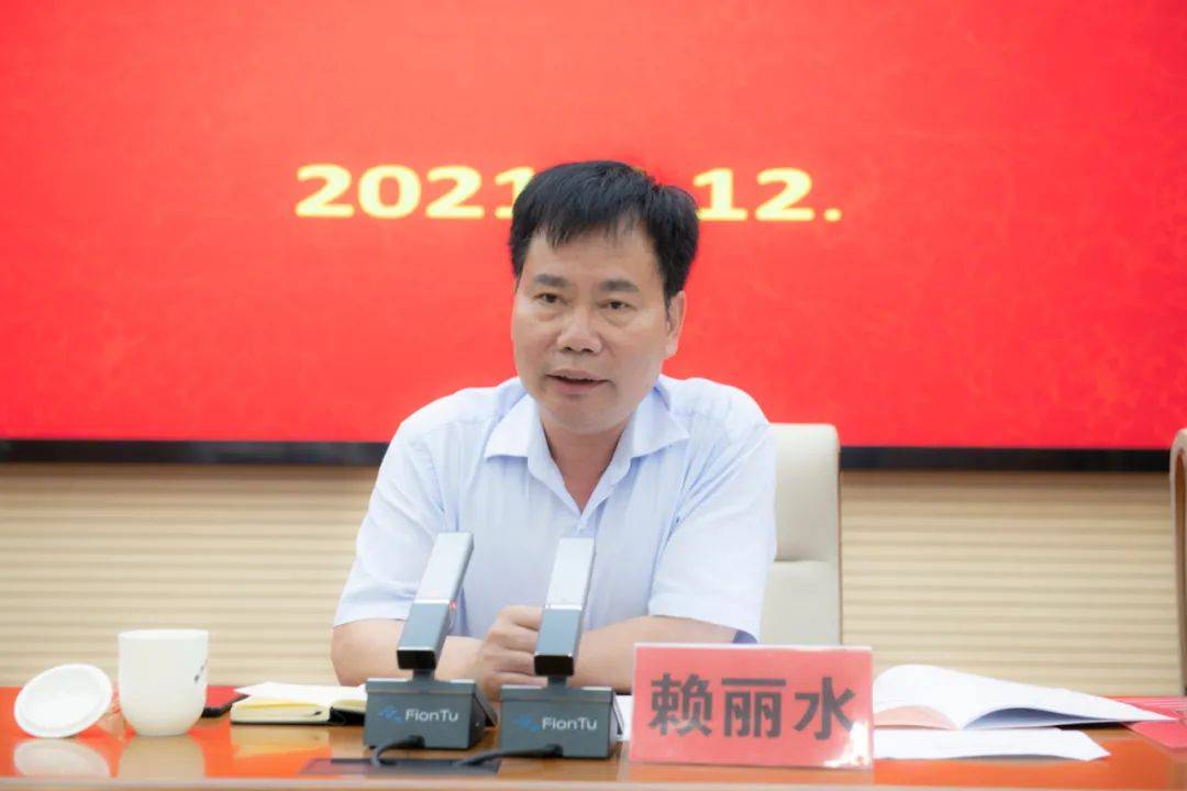 二四六香港資料期期中，深度解析與SEO優(yōu)化策略，深度解析香港期期中資料，SEO優(yōu)化策略揭秘