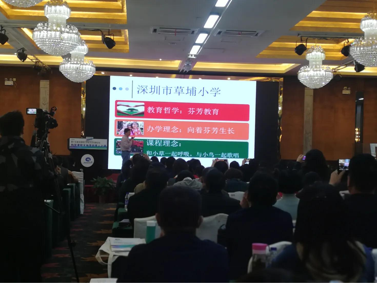 芳草地免費(fèi)資料論壇——探索、分享與成長(zhǎng)的聚集地，芳草地免費(fèi)資料論壇，探索、分享與成長(zhǎng)的樂園