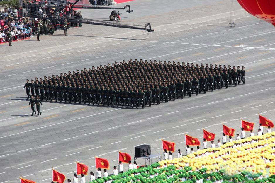 回顧歷史，紀(jì)念輝煌——2009年國(guó)慶閱兵盛典，回顧歷史，輝煌永銘——紀(jì)念2009年國(guó)慶閱兵盛典