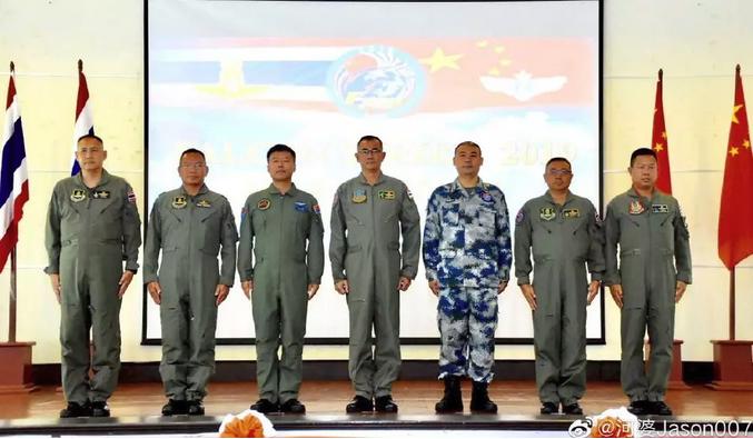 直-18艦載預(yù)警機，空中先鋒的崛起，直-18艦載預(yù)警機，空中先鋒的騰飛之路