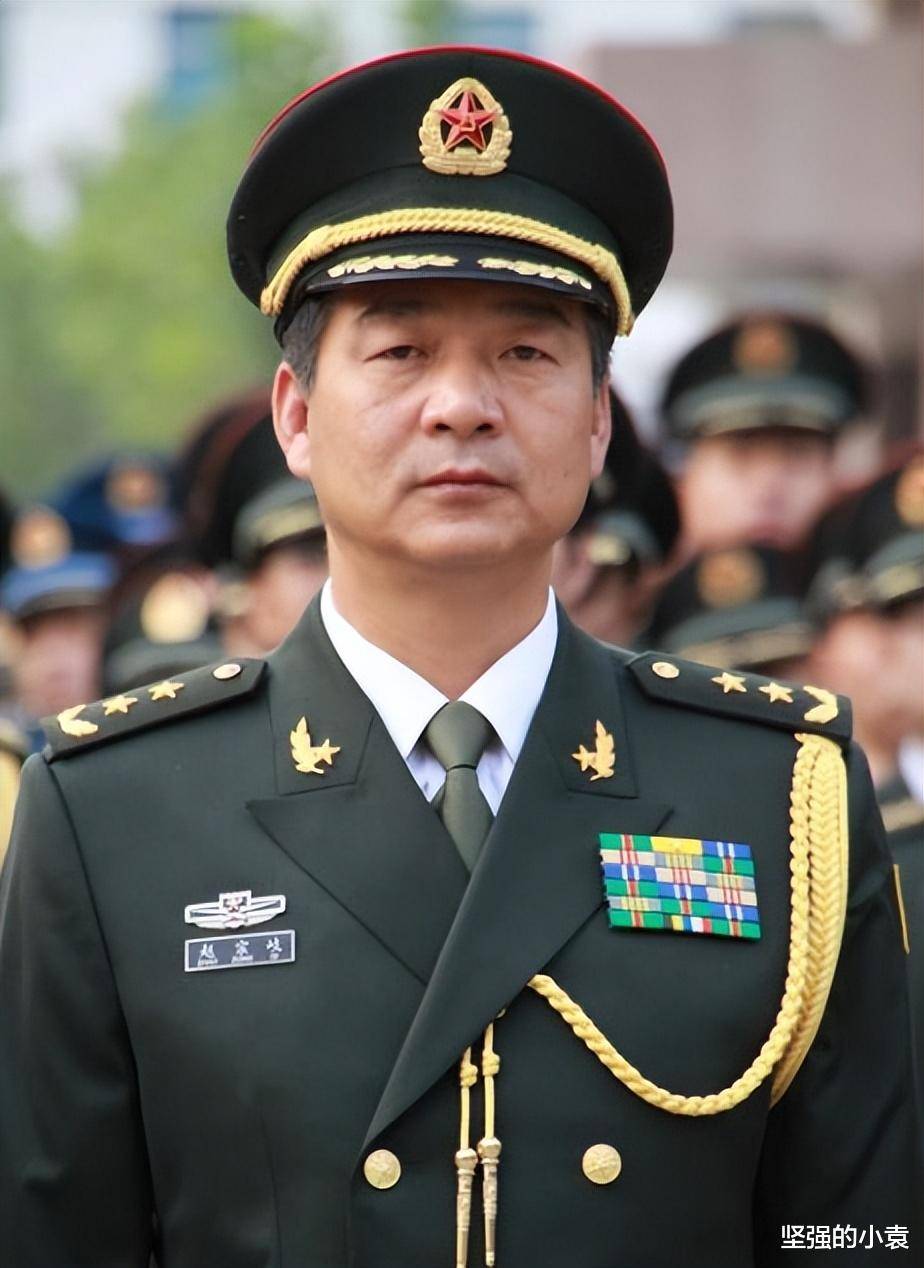 現(xiàn)任中部戰(zhàn)區(qū)司令員，領(lǐng)導(dǎo)力與戰(zhàn)略視野的展現(xiàn)，中部戰(zhàn)區(qū)司令員領(lǐng)導(dǎo)力與戰(zhàn)略視野展現(xiàn)風(fēng)采