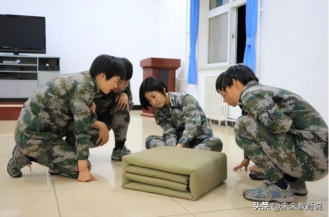 近視眼可以考軍校嗎？全面解讀軍校視力要求與應(yīng)對(duì)策略，近視眼患者能否報(bào)考軍校？全面解讀軍校視力要求及應(yīng)對(duì)方法