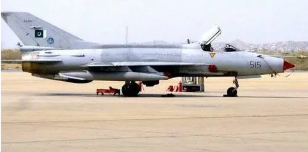 殲7戰(zhàn)斗機(jī)是否已全部退役？深度解析中國空軍現(xiàn)役狀況與未來趨勢(shì)，中國空軍殲7戰(zhàn)斗機(jī)現(xiàn)狀深度解析，退役與現(xiàn)役的未來趨勢(shì)探討
