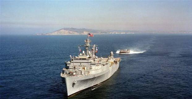 伊朗向中國購買超過200艘軍艦，深度解析背后的因素與影響，伊朗向中國購買逾200艘軍艦背后的動(dòng)因及影響深度解析