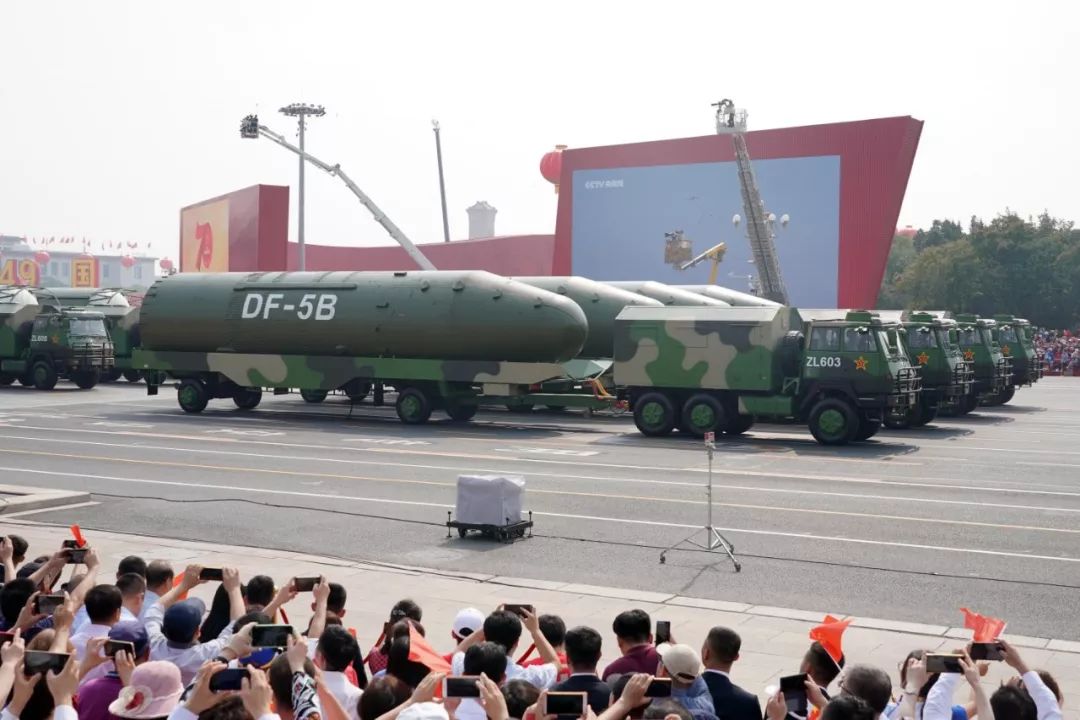 國慶閱兵視頻，回顧盛況，領(lǐng)略國家力量，國慶閱兵盛況回顧，國家力量展現(xiàn)風(fēng)采