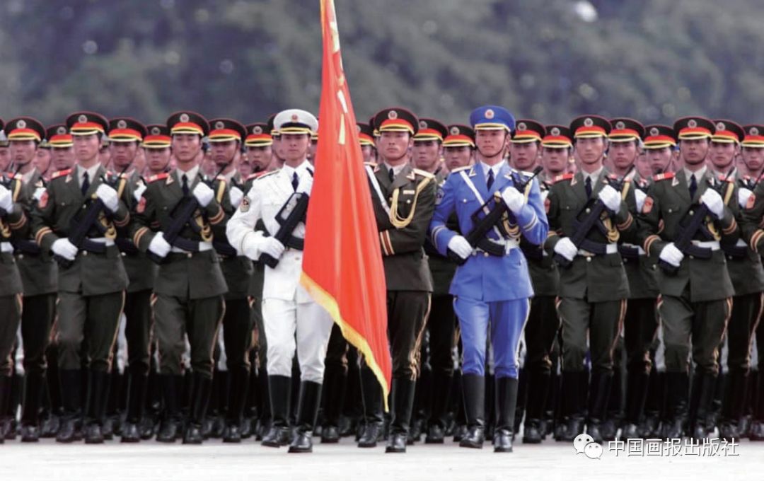 關(guān)于2019閱兵武警錯(cuò)誤動(dòng)作視頻的探討，關(guān)于武警在2019閱兵中出現(xiàn)錯(cuò)誤動(dòng)作的視頻分析