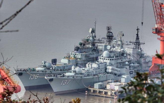 現(xiàn)代級驅(qū)逐艦四大金剛，引領(lǐng)全球海軍新時(shí)代的尖端力量，現(xiàn)代級驅(qū)逐艦四大金剛，引領(lǐng)全球海軍新時(shí)代的先鋒力量