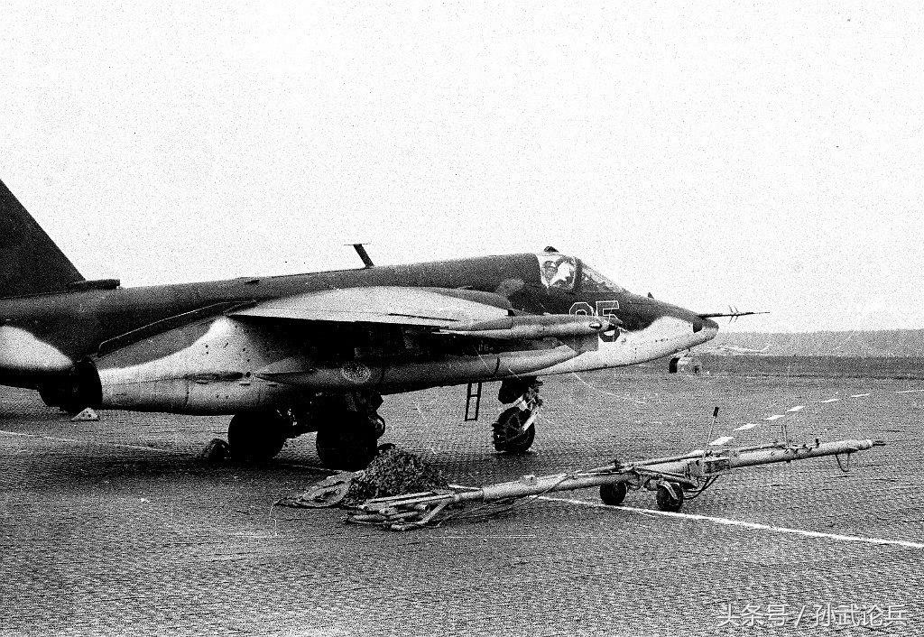 蘇-25攻擊機(jī)的卓越性能與獨(dú)特特點(diǎn)，蘇-25攻擊機(jī)的卓越性能與獨(dú)特特性解析